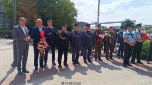 Mieszkańcy Malborka oddali hołd ofiarom rzezi wołyńskiej i bojownikom plebiscytowym. Wideo i zdjęcia