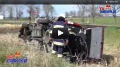  Mercedes kilkukrotnie koziołkował. Zdarzenie drogowe na drodze K55 w Dębinie - 24.04.2012