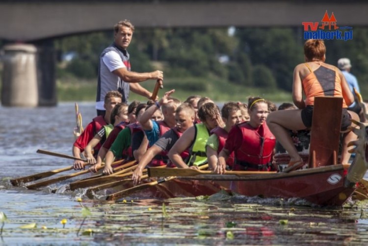 Malbork: XII Międzygimnazjalny Wyścig Smoczych Łodzi - 24.06.2013