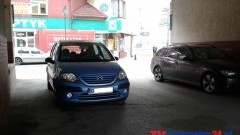 DZIKIE PARKOWANIE W TUNELU BLOKOWYM PRZY UL. KOŚCIUSZKI W MALBORKU - 21.10.2014