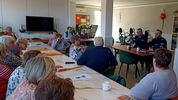Powiat sztumski. Bezpieczny senior ? jak nie stać się ofiarą oszustw…