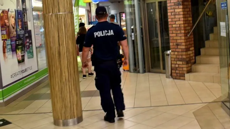 Malbork. Policjanci będą czuwać nad bezpieczeństwem w okresie świątecznym.