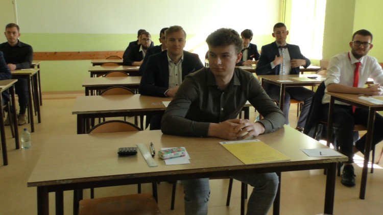 Malbork. Matura 2023 – dzisiaj uczniowie zdawali egzamin z matematyki.…