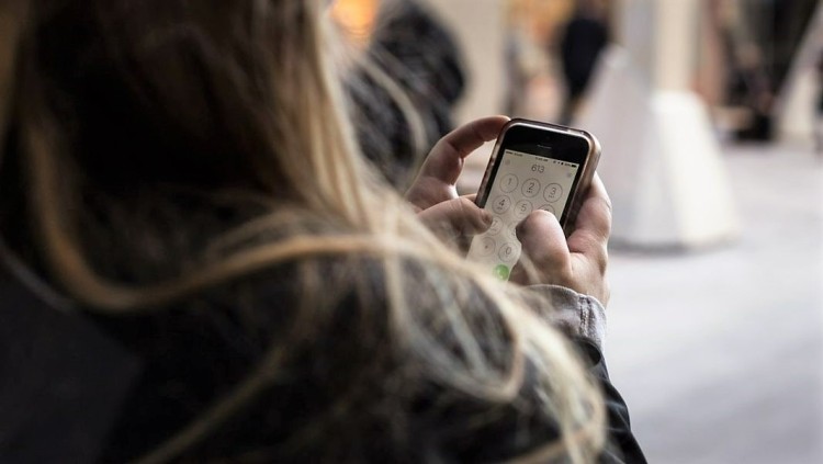 Szlaban na social media dla niepełnoletnich. Polacy są za. Eksperci…