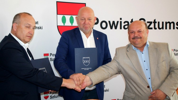 Powiat sztumski. Droga w Szropach zostanie przebudowana – podpisano…
