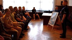 Malbork. Policjanci zachęcają do wstąpienia w ich szeregi.