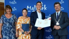 Malbork. Finaliści i laureaci konkursów nagrodzeni przez Burmistrza Miasta.
