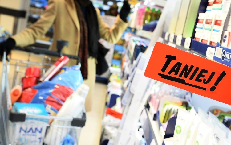 Inflacja wymusiła na sklepach oszczędności. Robią coraz mniej promocji.…