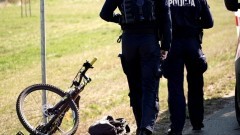 Powiat nowodworski. Policjanci zatrzymali nietrzeźwych rowerzystów i jadącego hulajnogą elektryczną – jeden z nich miał 2 promile alkoholu.