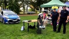 Malborscy policjanci na festynach promowali swój zawód i rozmawiali o bezpieczeństwie. 