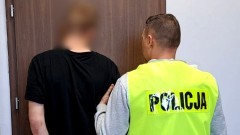 Malbork. Nastoletni uciekinier z MOW odpowie za uderzenie i wyzywanie policjanta.