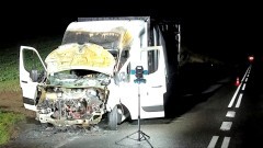 Pożar samochodu dostawczego na DW519 między Starym Dzierzgoniem a Folwarkiem – raport sztumskich służb mundurowych.