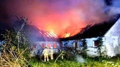 Powiat nowodworski. Nocna akcja gaśnicza - pożar budynku gospodarczego w Chełmku Osadzie.