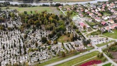 Malbork. W okresie Wszystkich Świętych zmiana organizacji ruchu przy cmentarzu komunalnym.