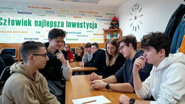 Malbork. Planuję zyskuję – gra edukacyjna dla młodzieży w ramach Tygodnia Przedsiębiorczości w PUP.