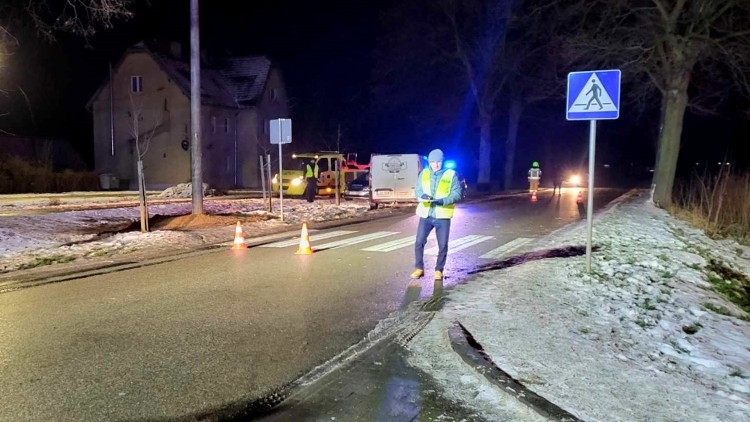 Starsza kobieta potrącona na przejściu dla pieszych w Lichnowach – tygodniowy raport malborskich służb mundurowych.