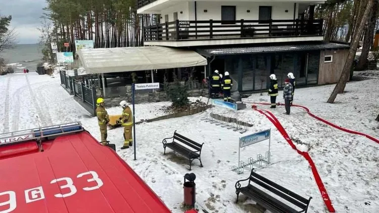 Sztutowo. Pożar w restauracji – poranna akcja strażaków.