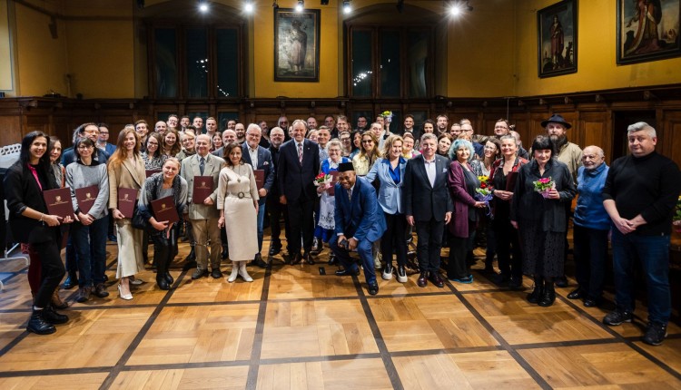 Stypendia dla twórców kultury – Marszałek wręczył 800 tys. zł…