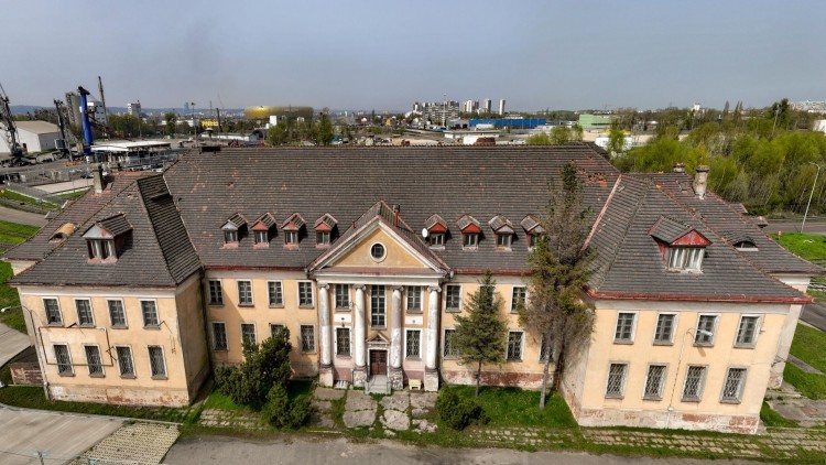 Poczta Morska już oficjalnie zabytkiem - właściciel budynku, Port Gdańsk planuje jej remont.