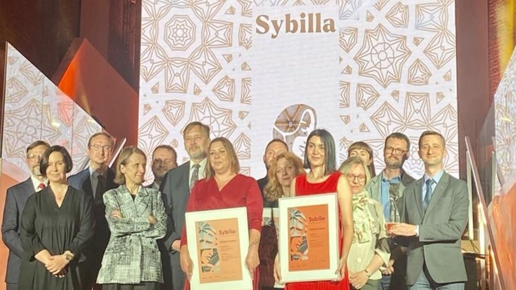 Malbork. Wystawa Nigra crux mala crux. Czarna i biała legenda zakonu krzyżackiego z wyróżnieniem w konkursie Sybilla 2023.