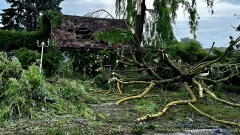 Malbork. Trzy interwencje strażaków w związku z porywistym wiatrem i gradobiciem.