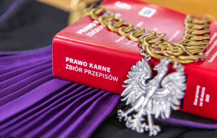 Alimenciarze coraz rzadziej słyszą wyroki. W sądach widać dwucyfrowy…