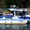 Mieli problemy z łodzią na Zalewie Wiślanym – z pomocą przypłynęli policyjni wodniacy.