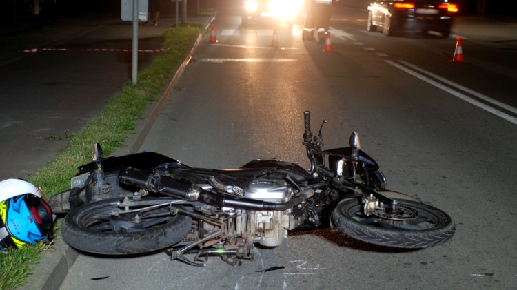 Nowy Dwór Gdański. Motocyklista i jego pasażerka w szpitalu po zderzeniu…
