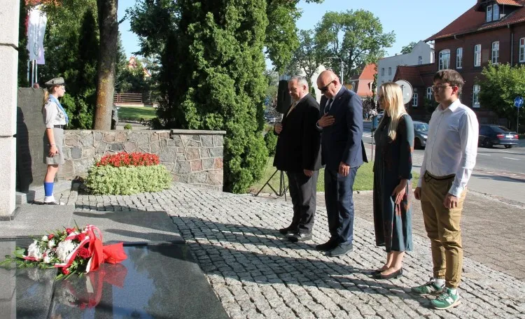 Powiat sztumski. Oddano cześć bohaterom Powstania Warszawskiego.