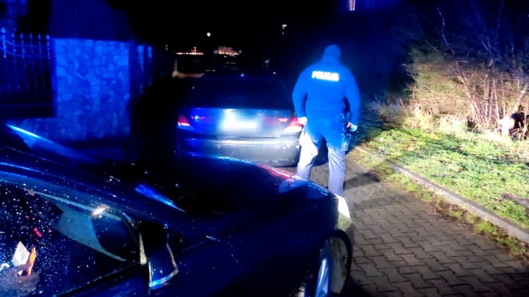 Powiat nowodworski. Policyjny pościg za kierowcą – pirat drogowy uzbierał…