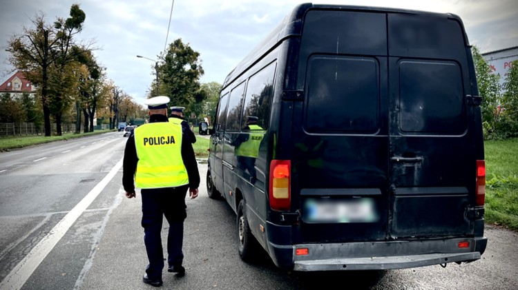 Malbork. 14 mandatów i 3 pouczenia - policjanci podsumowali działania…