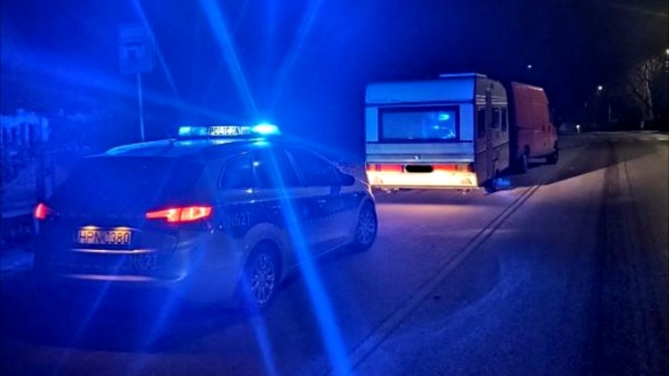Miał nadzieję, że przemknie niezauważony – policjanci zatrzymali…