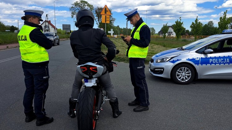 Wzmożone kontrole drogowe na trasach prowadzących na Mierzeję Wiślaną.…