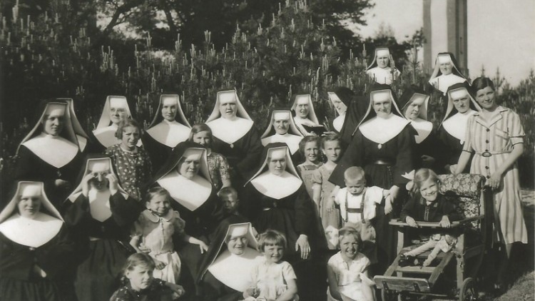 Beatyfikacja 15 sióstr męczennic II Wojny Światowej ze Zgromadzenia Sióstr Świętej Katarzyny Aleksandryjskiej w Braniewie - 31.05.2025 - Oglądaj na żywo.