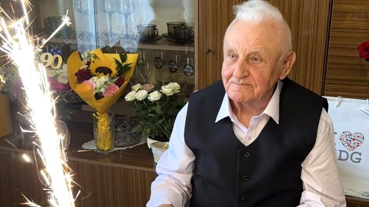 Pan Mieczysław Forma świętuje 90. urodziny.