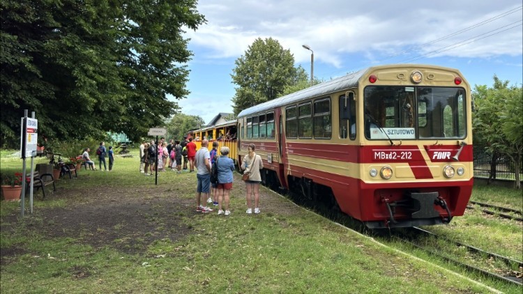 Żuławska Kolej Dojazdowa częściowo wznowiła kursowanie po ulewach.