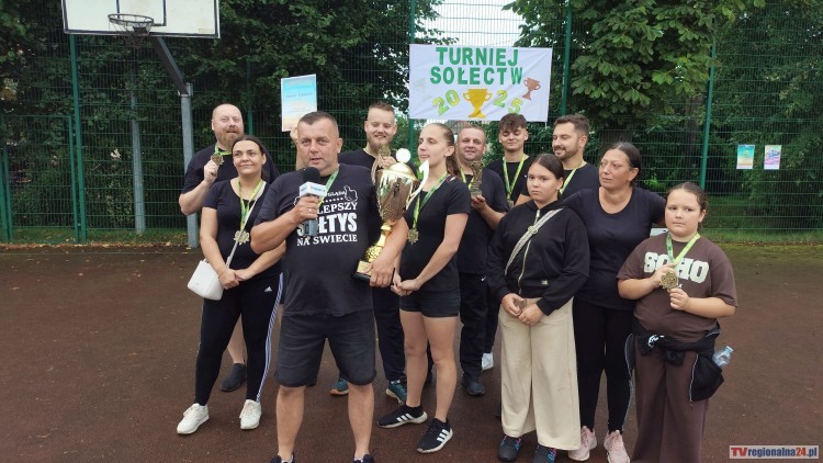 Sołectwo Lubstowo triumfuje w jubileuszowym V Turnieju Sołectw w Nowym Stawie. Wideo i zdjęcia