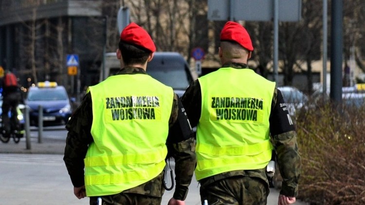 Pościg za żołnierzem w Elblągu - padły strzały.