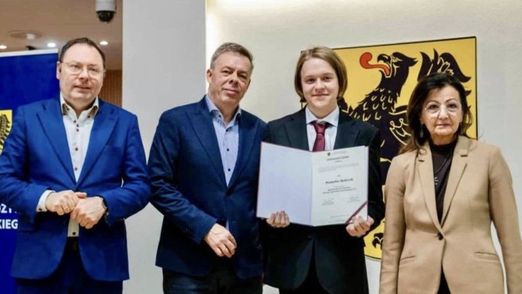 Uczeń LO w Nowym Dworze Gdańskim radnym Młodzieżowego Sejmiku Województwa Pomorskiego.