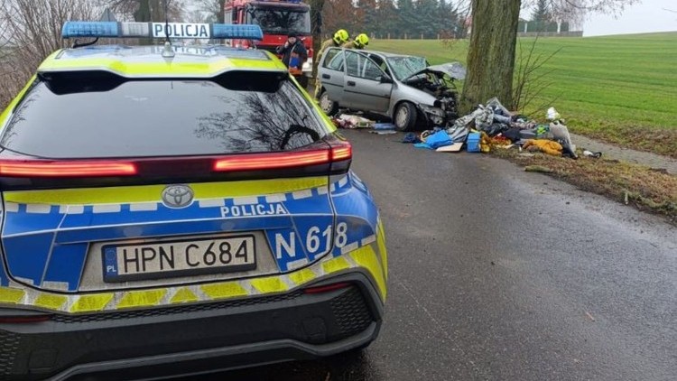 Tragiczny wypadek w Bruku. Nie żyje 79-letni kierowca osobówki.