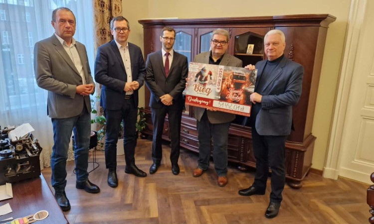 Świąteczna solidarność w Nowym Stawie - zebrane środki trafią do…