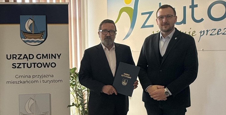 Sztutowo inwestuje w sport i inicjatywy społeczne. Podpisano umowy na…