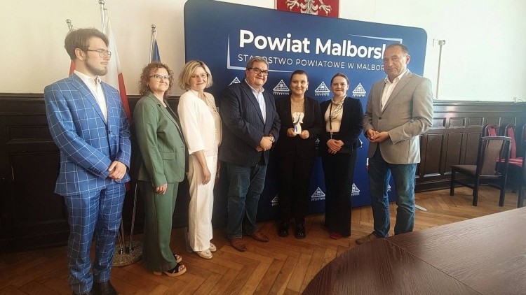 Wiceminister edukacji odwiedziła Malbork. Rozmawiano o wsparciu uczniów…
