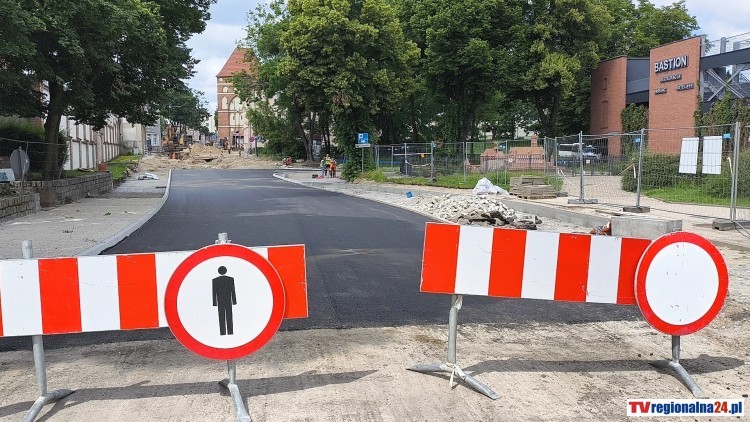 Przebudowa Starego Miasta w Malborku nabiera tempa. Asfalt pojawił się…