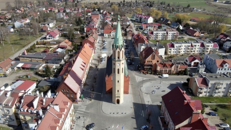 Nowe wyposażenie Galerii Żuławskiej i scena mobilna dla Nowego Stawu…