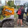 Kuriozalna sytuacja podczas rozbudowy parkingu w Malborku. Koparka zasypana…