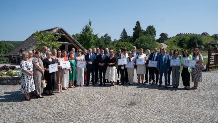 Ponad 4 mln zł na modernizację dróg rolnych na Pomorzu. Wśród beneficjentów…