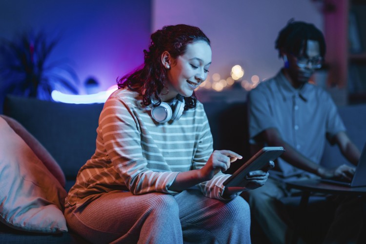 Jak mieszkańcy Pomorza spędzają wolny czas online? Nowe trendy w rozrywce cyfrowej