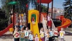 Sztum: Dzieci z Przedszkola nr 1 podziękowały dorosłym za nowy plac zabaw – 18.05.2016