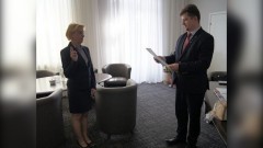 Ewa Dąbrowska złożyła ślubowanie przed burmistrzem. Malbork z nową Sekretarz Miasta - 01.06.2016